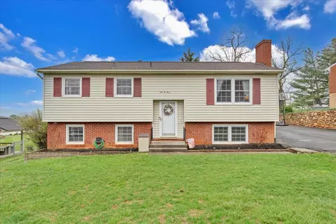 903 Olney Rd, Vinton, VA 24179