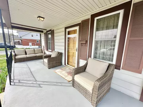 1240 W Jackson St, Covington, VA 24426 photo 12