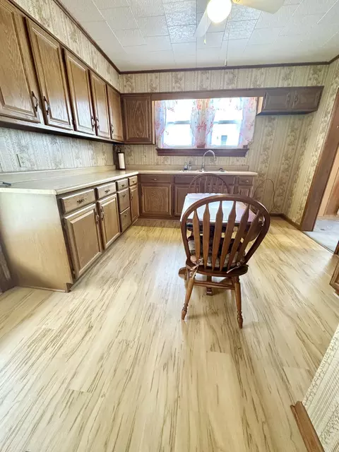 1240 W Jackson St, Covington, VA 24426 photo 21