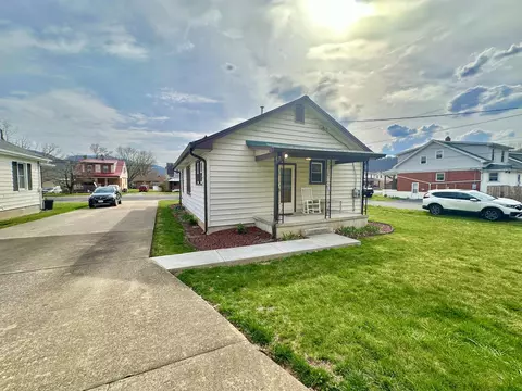 1240 W Jackson St, Covington, VA 24426 photo 9