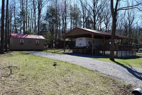 125 Terry Ln SE, Copper Hill, VA 24079