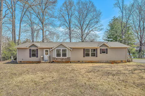 95 Blackwater Cove Rd, Moneta, VA 24121