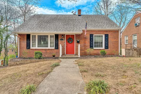 2927 Hollowell Ave SW, Roanoke, VA 24015