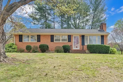 2731 Jackson Dr, Salem, VA 24153