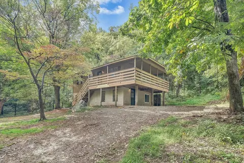 8374 Back Creek Orchard Rd, Roanoke, VA 24018