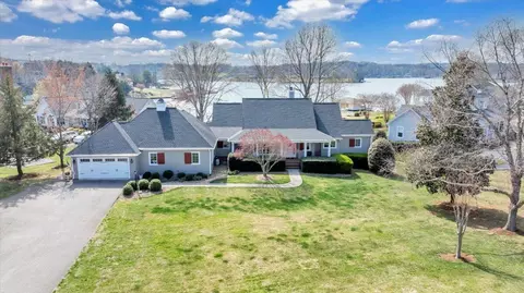949 Boardwalk Dr, Moneta, VA 24121