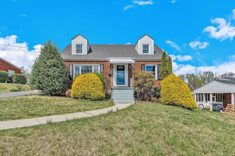 1230 Jeanette Ave, Vinton, VA 24179