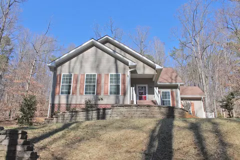 288 Emerald Lake Dr, Troutville, VA 24175