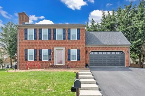 6115 Ashmont Dr, Roanoke, VA 24018