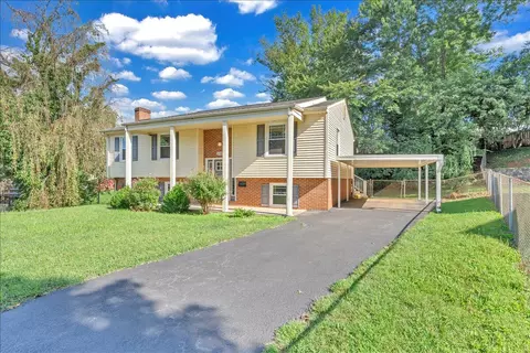 1048 Grove Ln, Roanoke, VA 24012