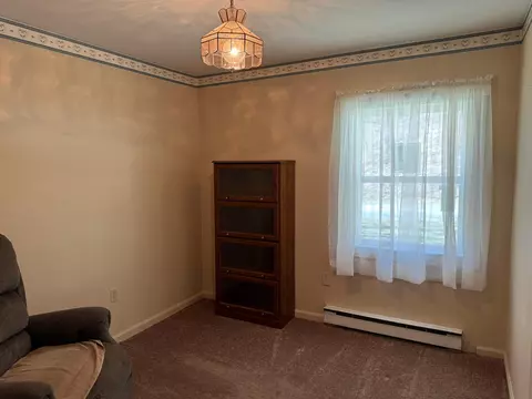 Bedroom - 1615 Dolly Ann Dr, Covington, VA 24426 photo 3 of 3
