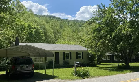 1615 Dolly Ann Dr, Covington, VA 24426