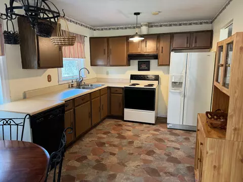 Kitchen - 1615 Dolly Ann Dr, Covington, VA 24426 photo 1 of 2