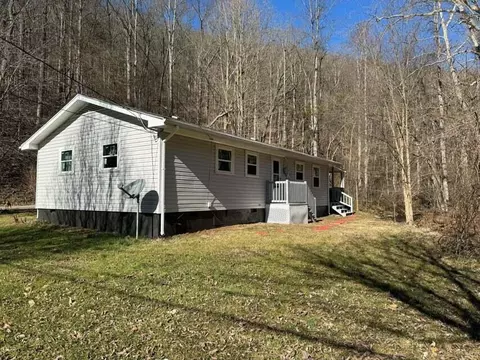 Exterior - 1615 Dolly Ann Dr, Covington, VA 24426 photo 3 of 3