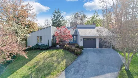 6402 Ridgeview Dr, Roanoke, VA 24019