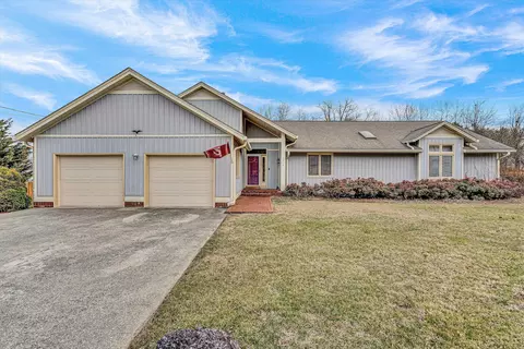 1714 Orchard Dr, Salem, VA 24153
