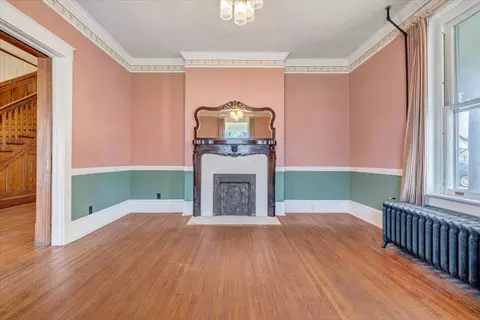 Living - 13 Giles Ave, Dublin, VA 24084 photo 2 of 14