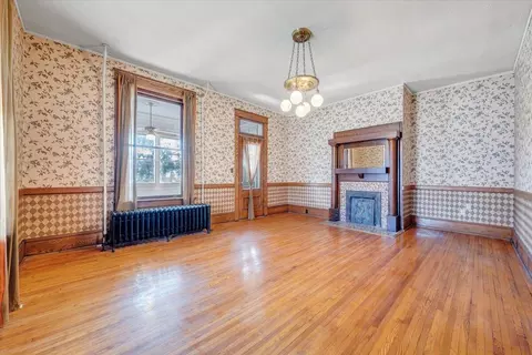 Living - 13 Giles Ave, Dublin, VA 24084 photo 6 of 14