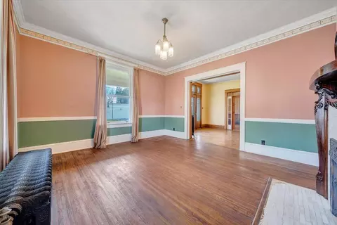 Living - 13 Giles Ave, Dublin, VA 24084 photo 4 of 14