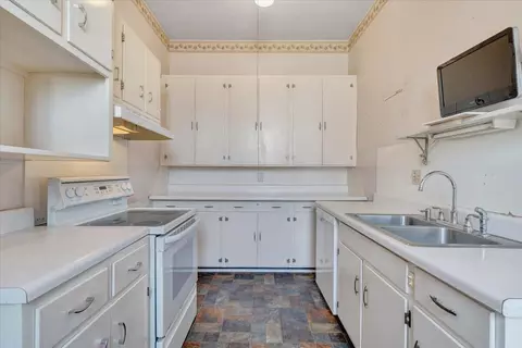 Kitchen - 13 Giles Ave, Dublin, VA 24084 photo 1 of 4