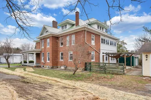 Exterior - 13 Giles Ave, Dublin, VA 24084 photo 7 of 37