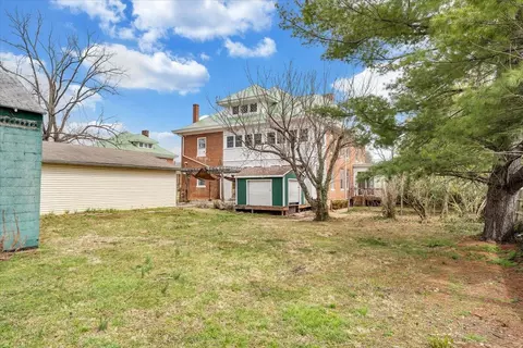 Exterior - 13 Giles Ave, Dublin, VA 24084 photo 11 of 37