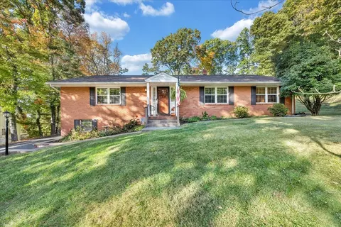 534 Chestnut Mountain Dr, Vinton, VA 24179