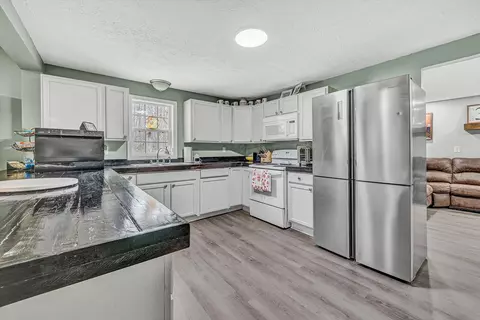 Kitchen - 5282 Keffer Rd, Catawba, VA 24070 photo 1 of 2