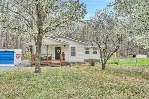 5282 Keffer Rd, Catawba, VA 24070