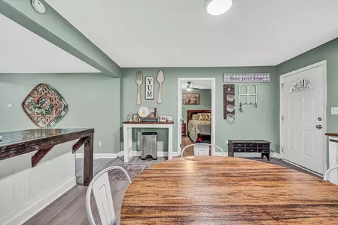 Entry Way - 5282 Keffer Rd, Catawba, VA 24070 photo 2 of 4