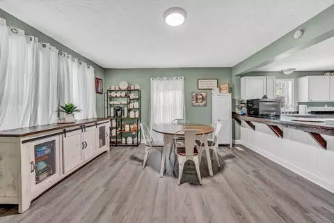 Dining - 5282 Keffer Rd, Catawba, VA 24070 photo 2 of 2