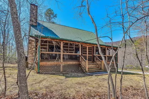6722 Bradshaw Rd, Salem, VA 24153