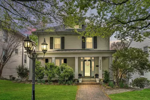 2525 Avenham Ave SW, Roanoke, VA 24014