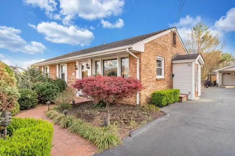 548 Holiday Rd, Vinton, VA 24179