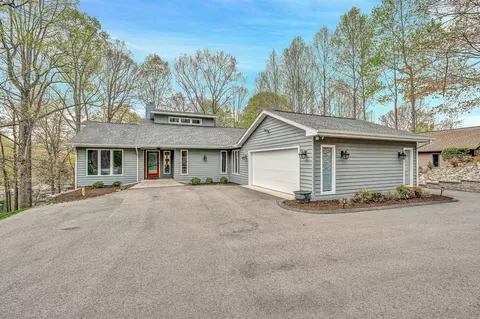 165 Channelview Dr, Moneta, VA 24121