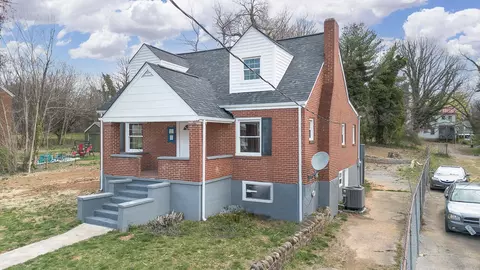 1215 Crescent St NW, Roanoke, VA 24017