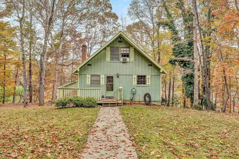 167 Backcove Dr, Moneta, VA 24121