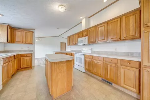 2281 Parrish Rd, Goodview, VA 24095 photo 16