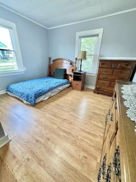 Bedroom - 343 E Oak St, Covington, VA 24426 photo 2 of 2