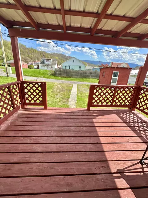 Exterior - 343 E Oak St, Covington, VA 24426 photo 7 of 9