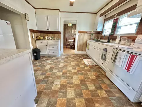 Kitchen - 343 E Oak St, Covington, VA 24426 photo 1 of 10