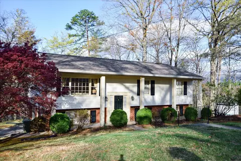 2701 Titleist Dr, Salem, VA 24153