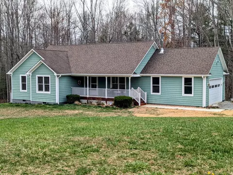284 Dye Dr NE, Pilot, VA 24138 photo 2