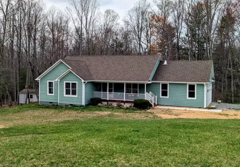 284 Dye Dr NE, Pilot, VA 24138