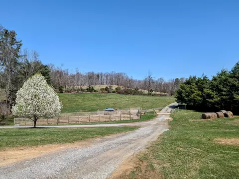 284 Dye Dr NE, Pilot, VA 24138 photo 22