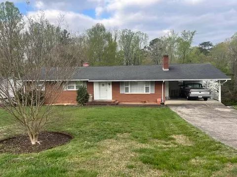 708 Corn Tassel Trl, Martinsville, VA 24112