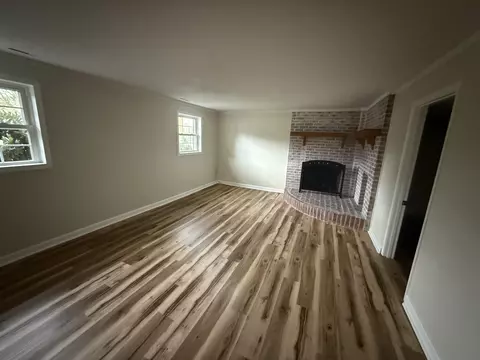 Living - 723 Pyrtle Dr, Salem, VA 24153 photo 3 of 4
