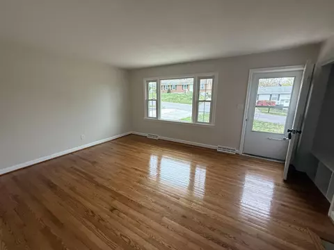Living - 723 Pyrtle Dr, Salem, VA 24153 photo 1 of 4