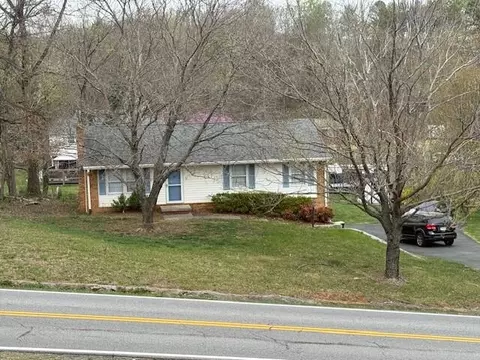 178 Mountain Pass Rd, Blue Ridge, VA 24064