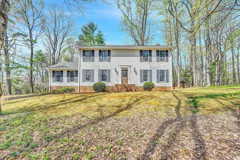 6620 Wellington Rd, Roanoke, VA 24018